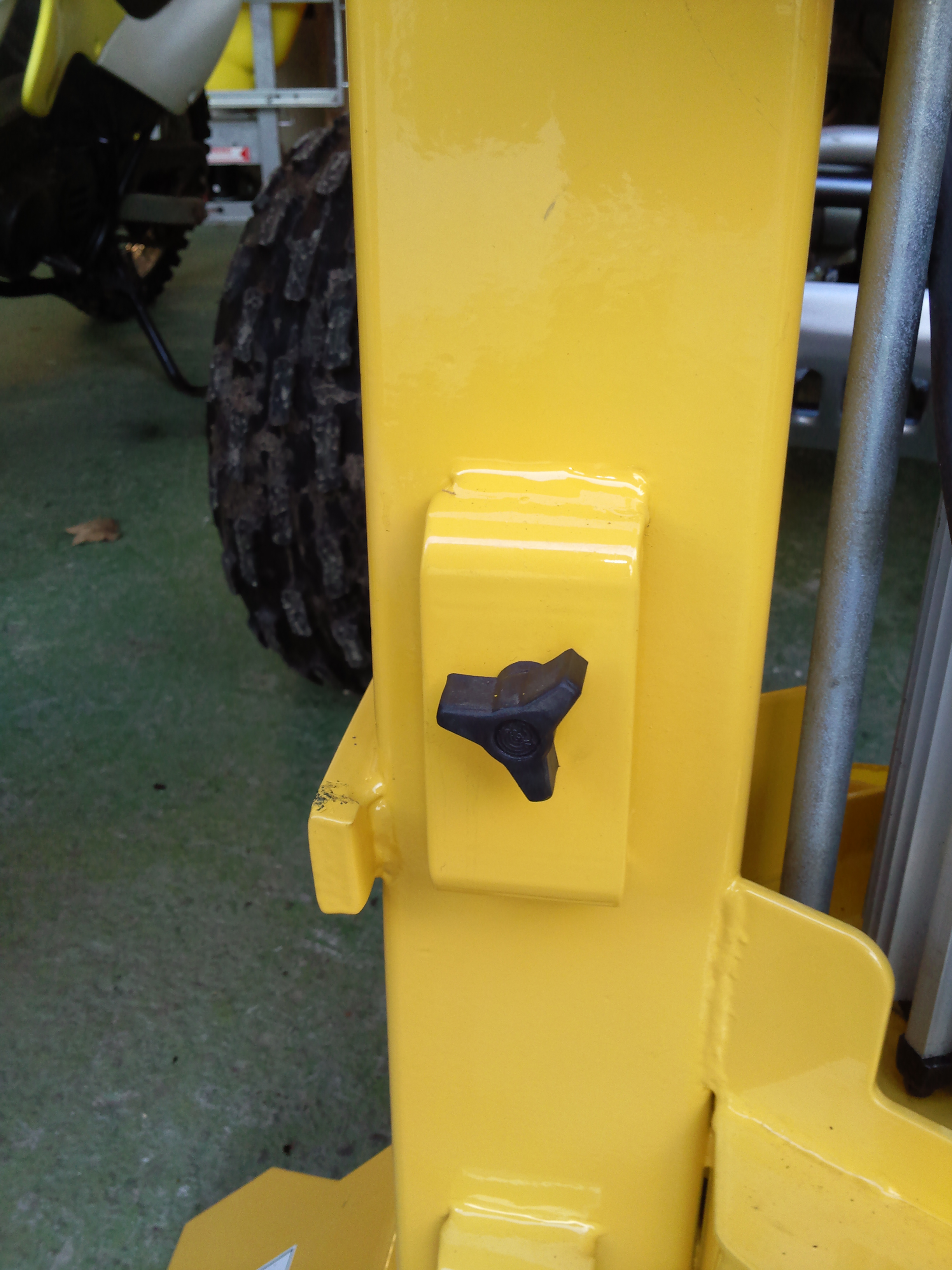 log splitter 7 ton log Gwaza Davies splitter electric vertical Implements log splitter 7 ton log Gwaza Davies splitter electric vertical Implements