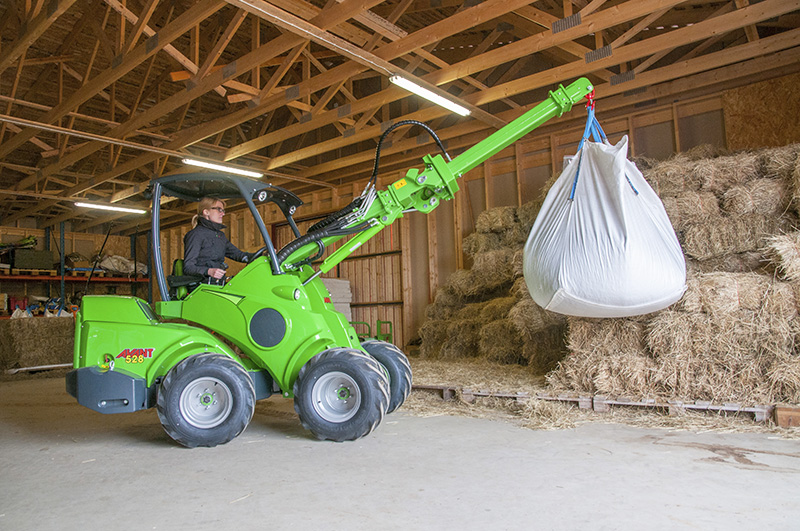 compact loader with loading jibAvant