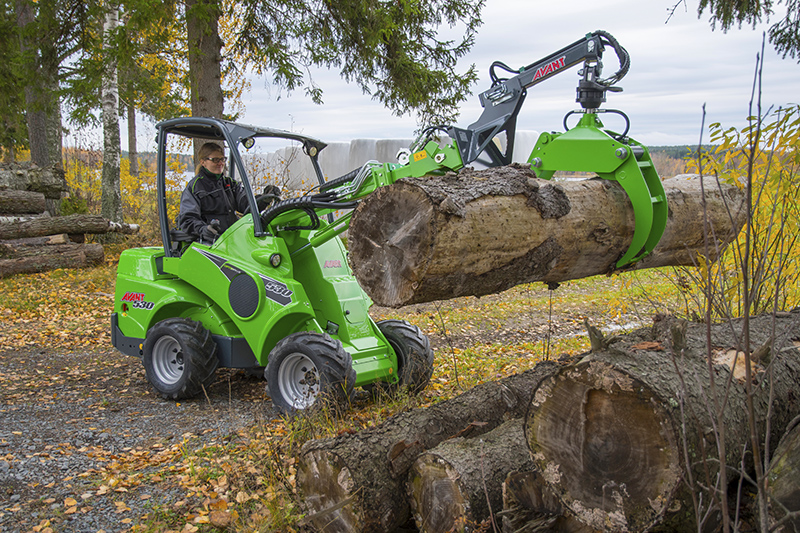 Avant 530 compact loader with timber grapple